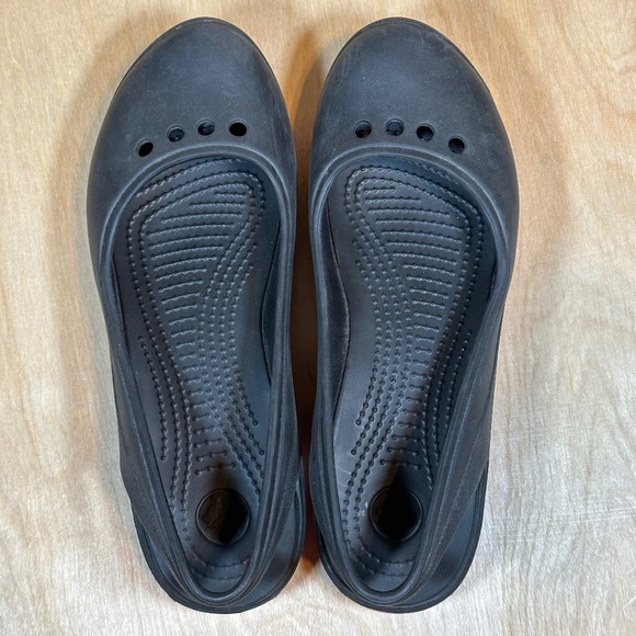 CROCS Shoes - Crocs Tone Skylar Slingback Flat Slip On Shoes Women's Size 8 Black and Pink